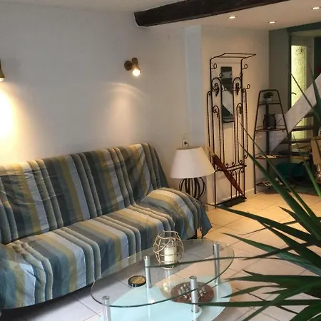 Tatil Evi A L'oree Des Champs *